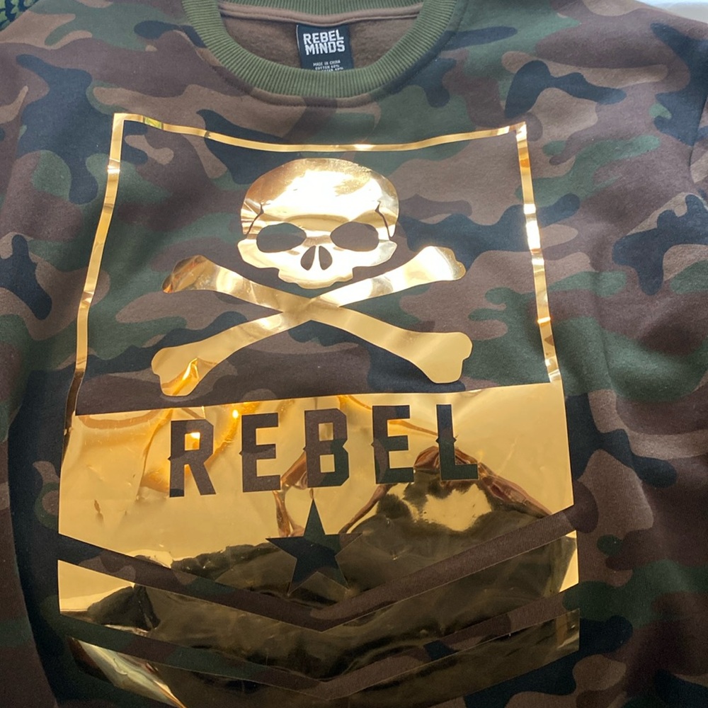 Rebel Minds Crewneck Sweater